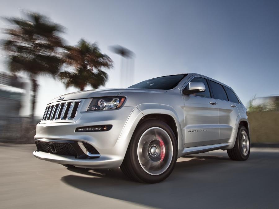  Jeep Grand Cherokee SRT8 2011 года  (фото 4 из 16)